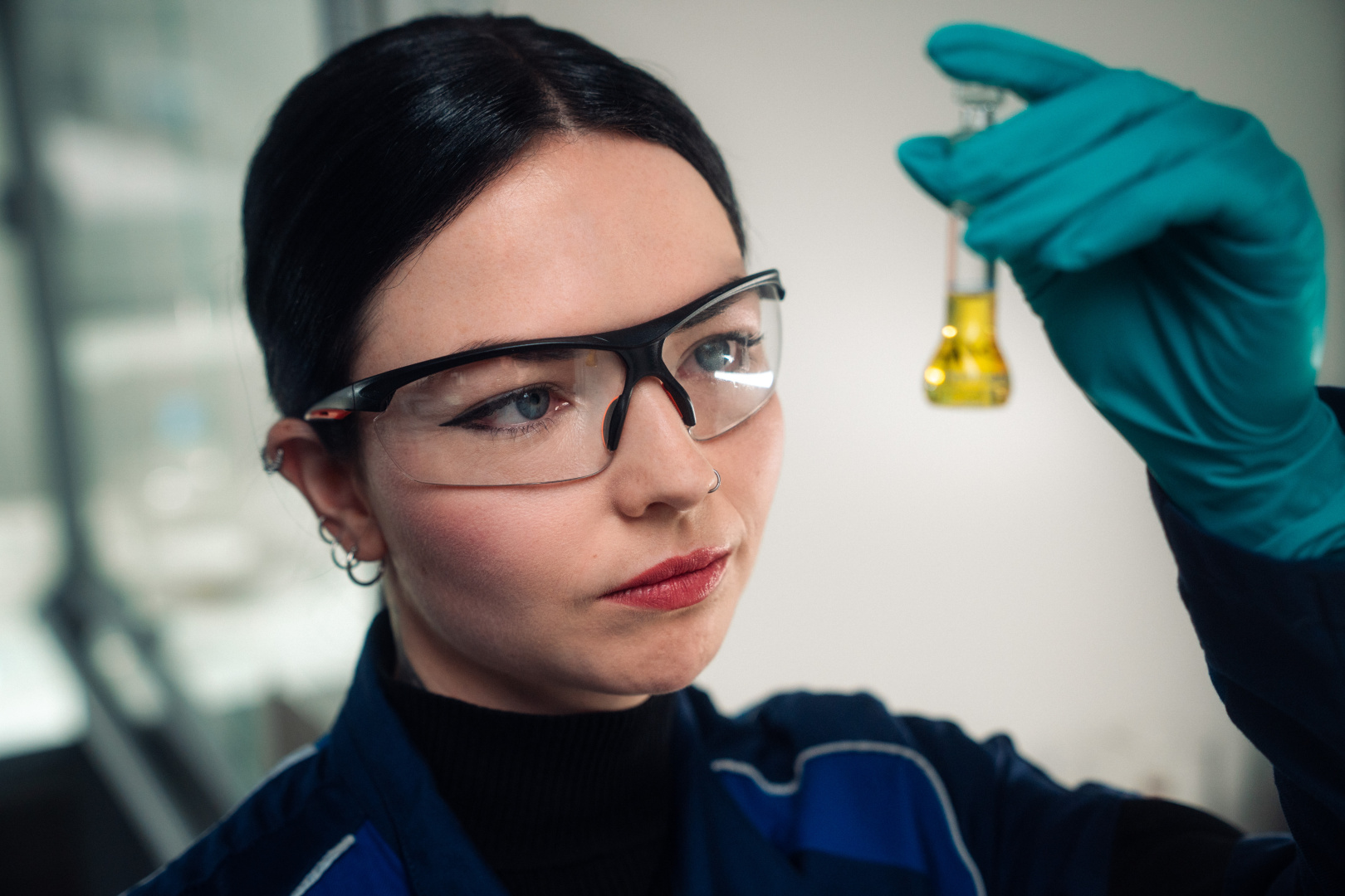 SMALL_P90632265_highRes